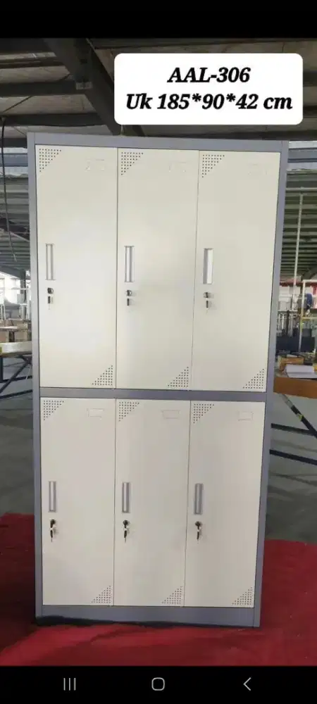Loker besi 6 pintu