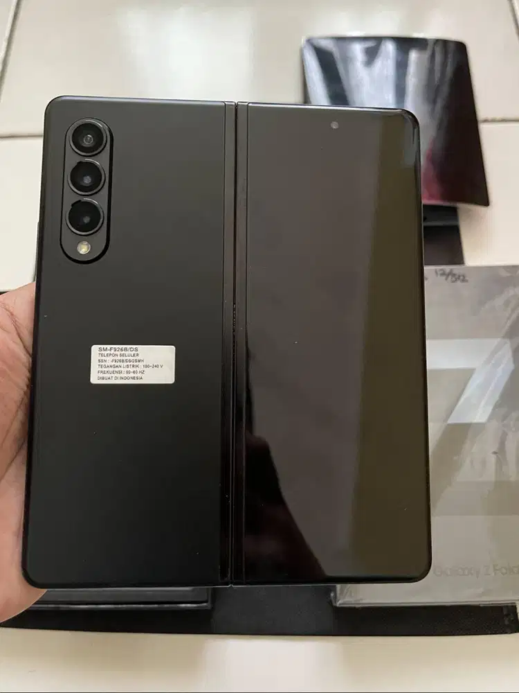 beli Samsung fold 3 256Gb like new lengkap nota