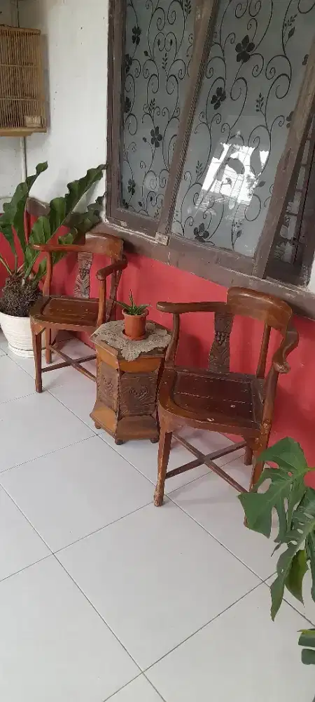 D jual 2kursi+ meja teras kondisi bekas
