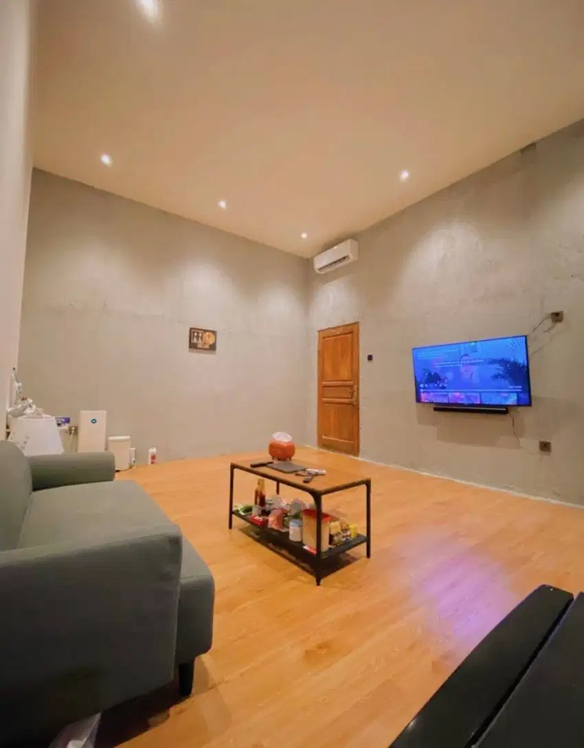 DIJUAL RUMAH KOMERSIL LOKASI STRATEGIS DI PESANGGRAHAN JAKARTA SELATAN