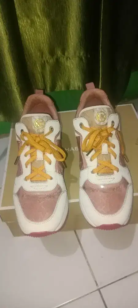 Sepatu Michael kors