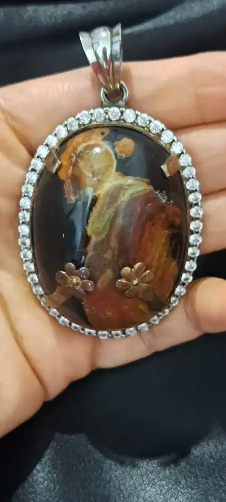 Batu Garut pamor Bikhu bongkok