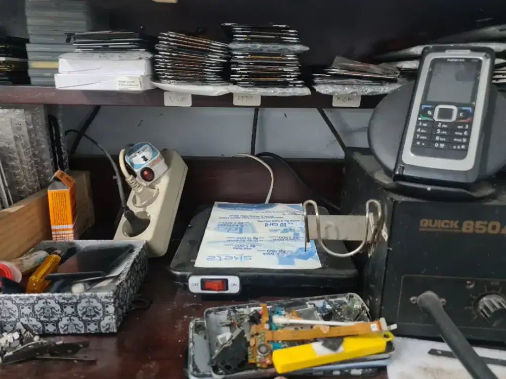 Terima servis handphone bisa ditunggu