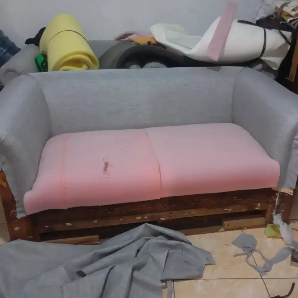 Jasa service sofa