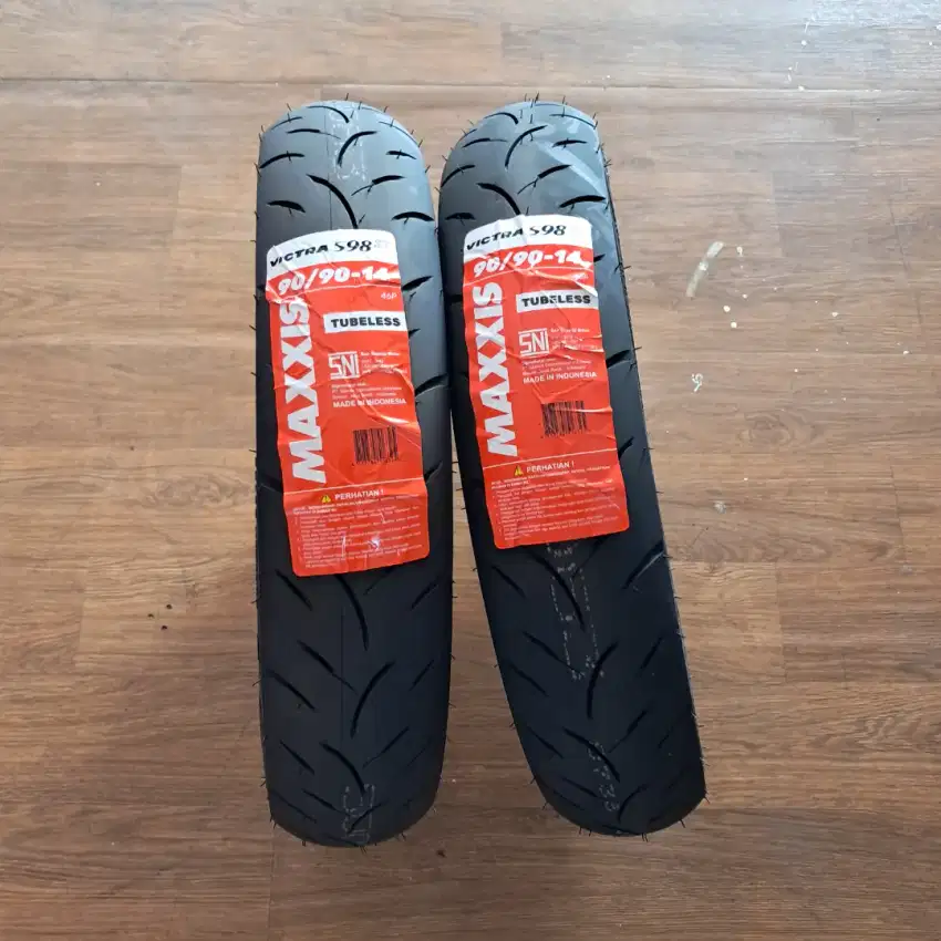 BAN MAXXIS VICTRA TL 90/90 -14 46P FREE PASANG