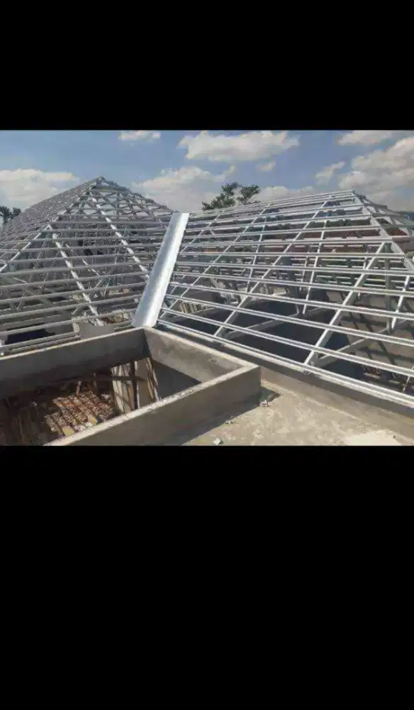 Menerima pemasangan rangka atap baja ringan dan plafon PVC