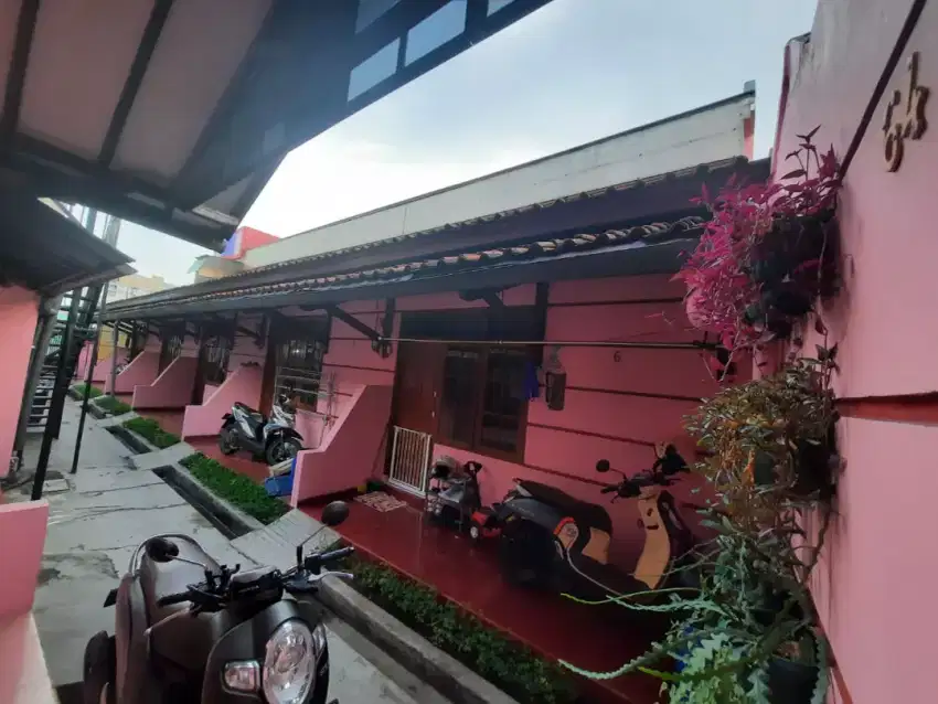 Belakang Bank BCA Ahmad Yani, Kontrakan Rumah Petak No 3.