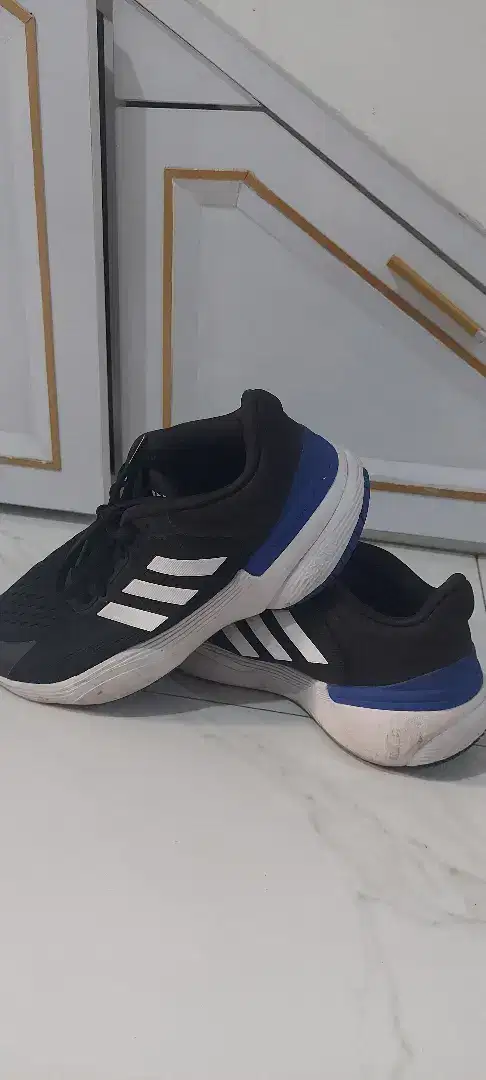 Sepatu adidas bounce ukuran 43 1/2
