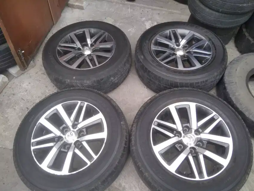 VELG toyota fortuner vrz ring 18sama ban