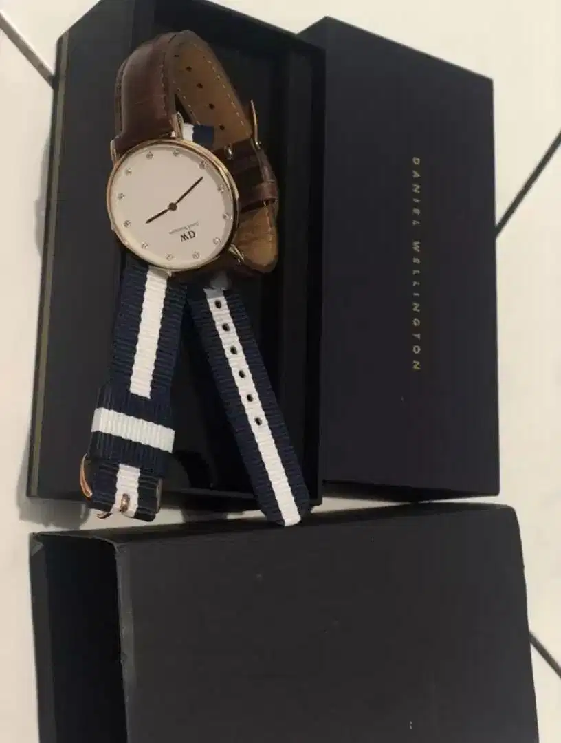 Jam tangan Daniel wellington