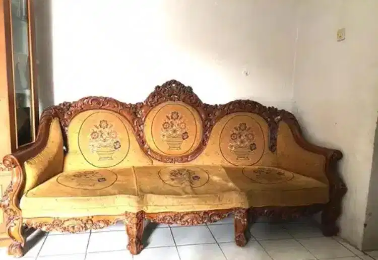 Kursi jati monaco