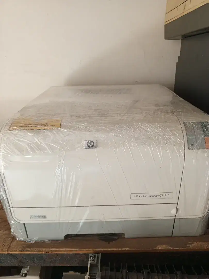 Peinter HP Laserjet colour CP 1215 bergaransi