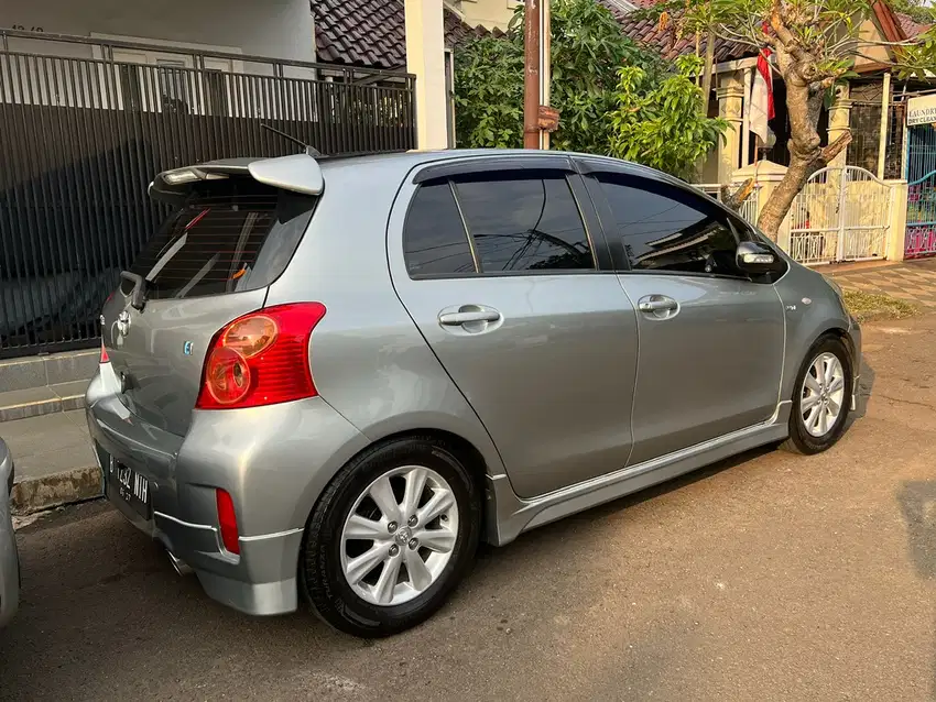 Yaris e a/t 2012