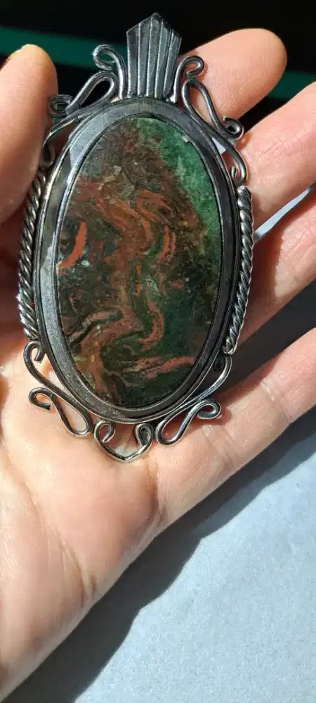 Jasper Naga merah