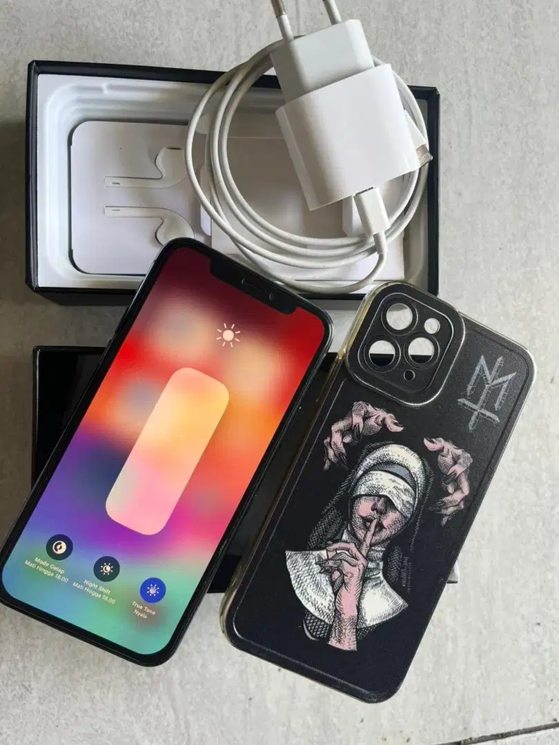 Iphone 11 pro 64gb midnight green