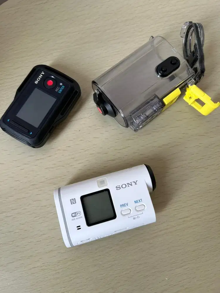 Sony HDR-AS100V Splashproof Exmor R HD Action Cam