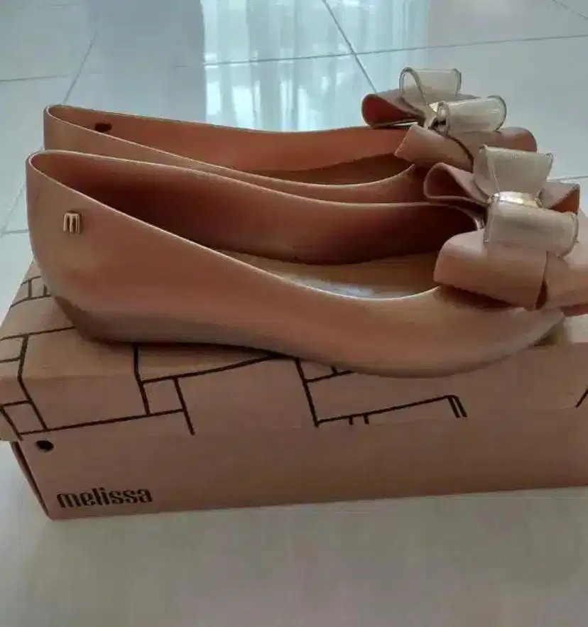 Melissa Ultragirl Sweet XXI AD size 38 Gold