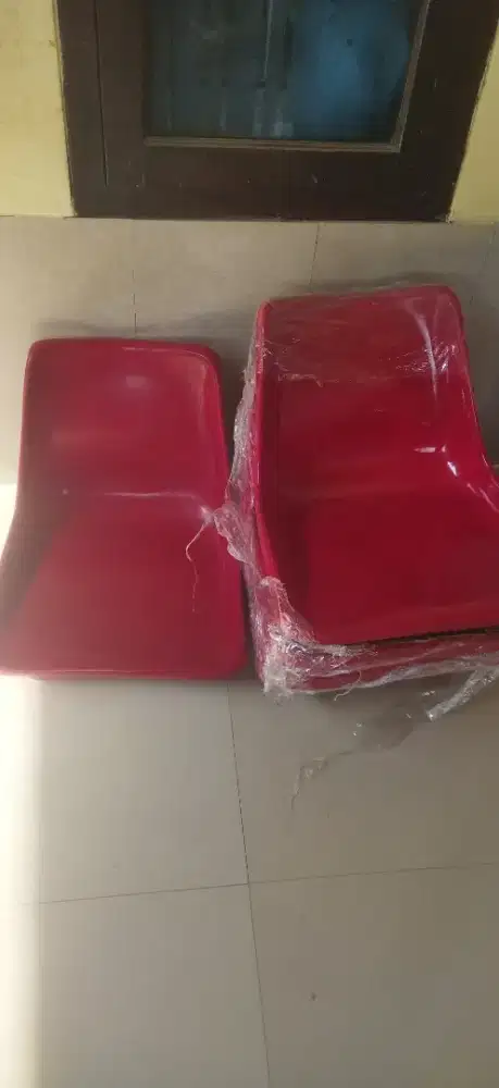 Kursi Tunggu, Halte, Stadion.