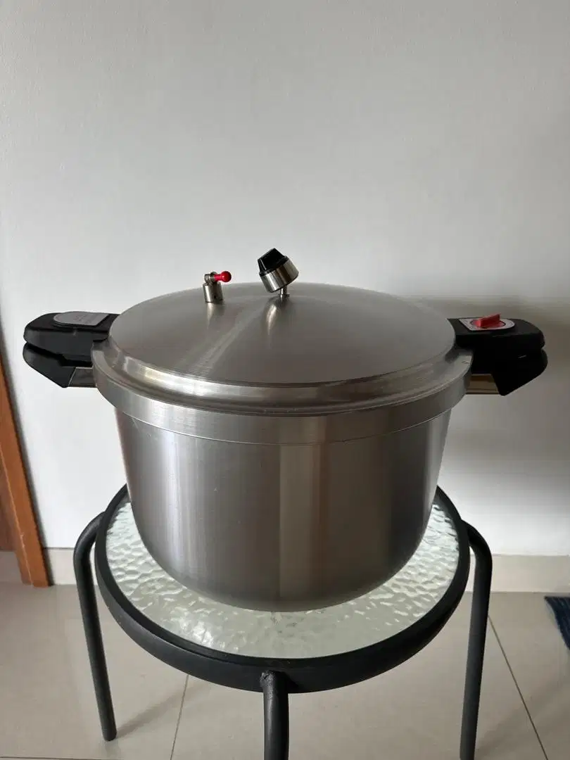 Pressure Cooker 23 liter