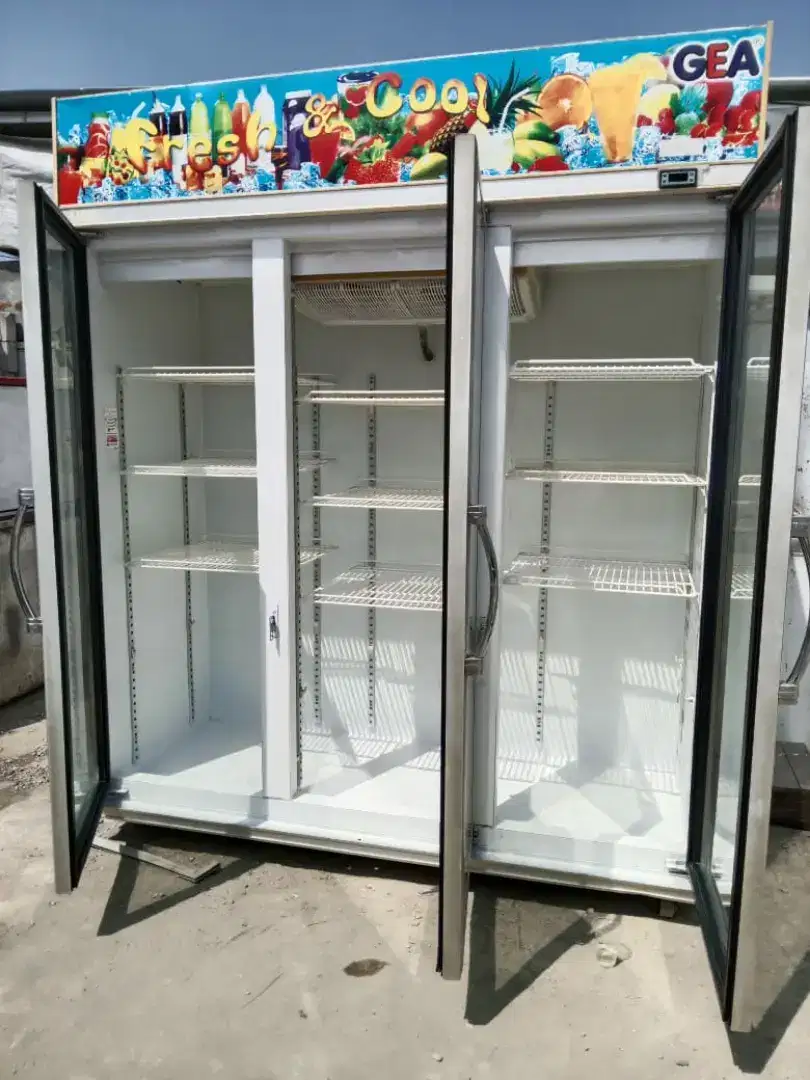 Showcase pendingin minuman 2 dan 3 pintu
