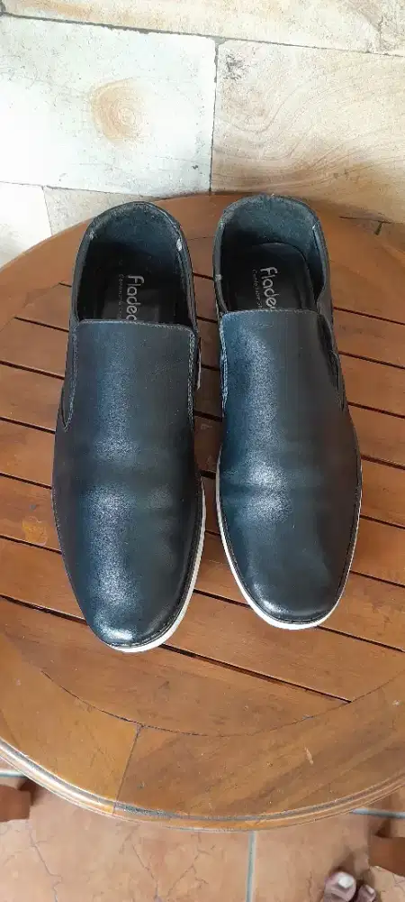 Sepatu Fladeo Casual ukuran 42