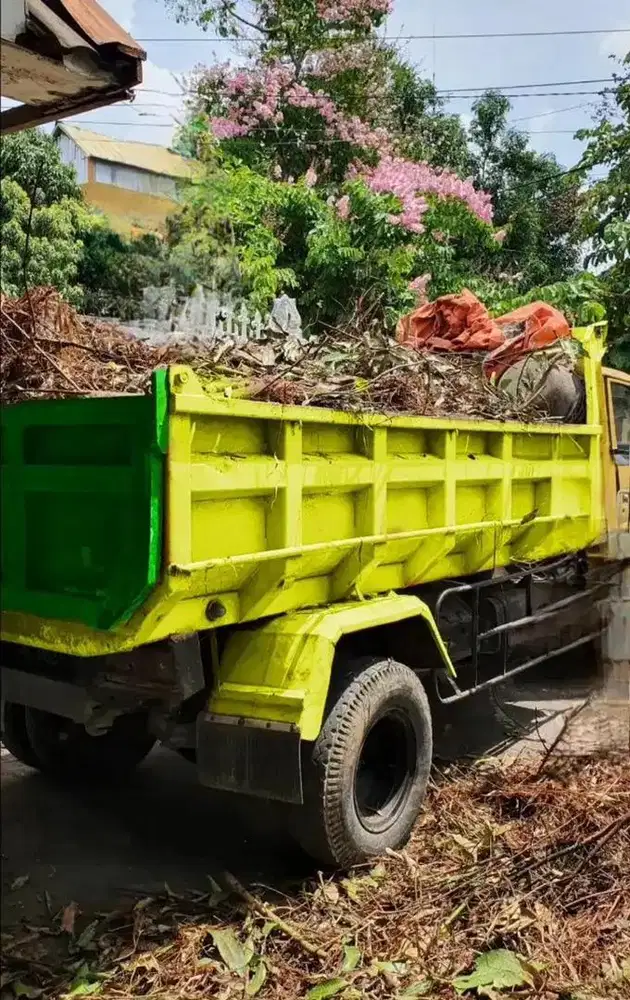 Js buang sampah proyek ranting pohon Jogja