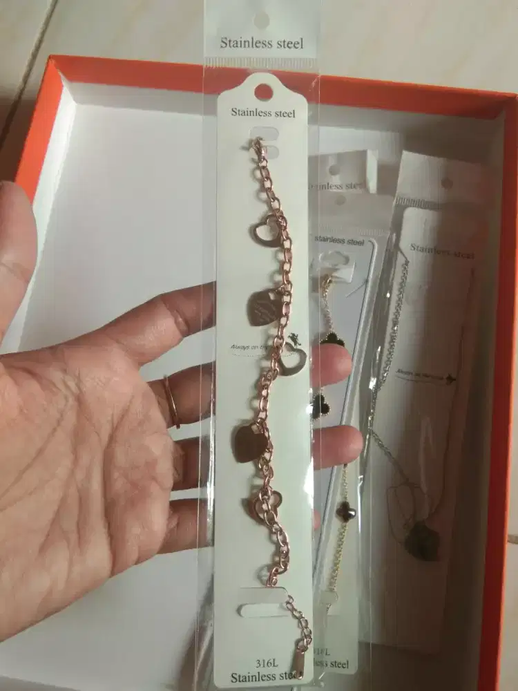 Gelang tivan rosegold