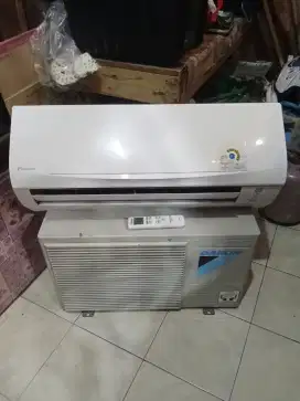 AC Daikin Thailand ½pk R32