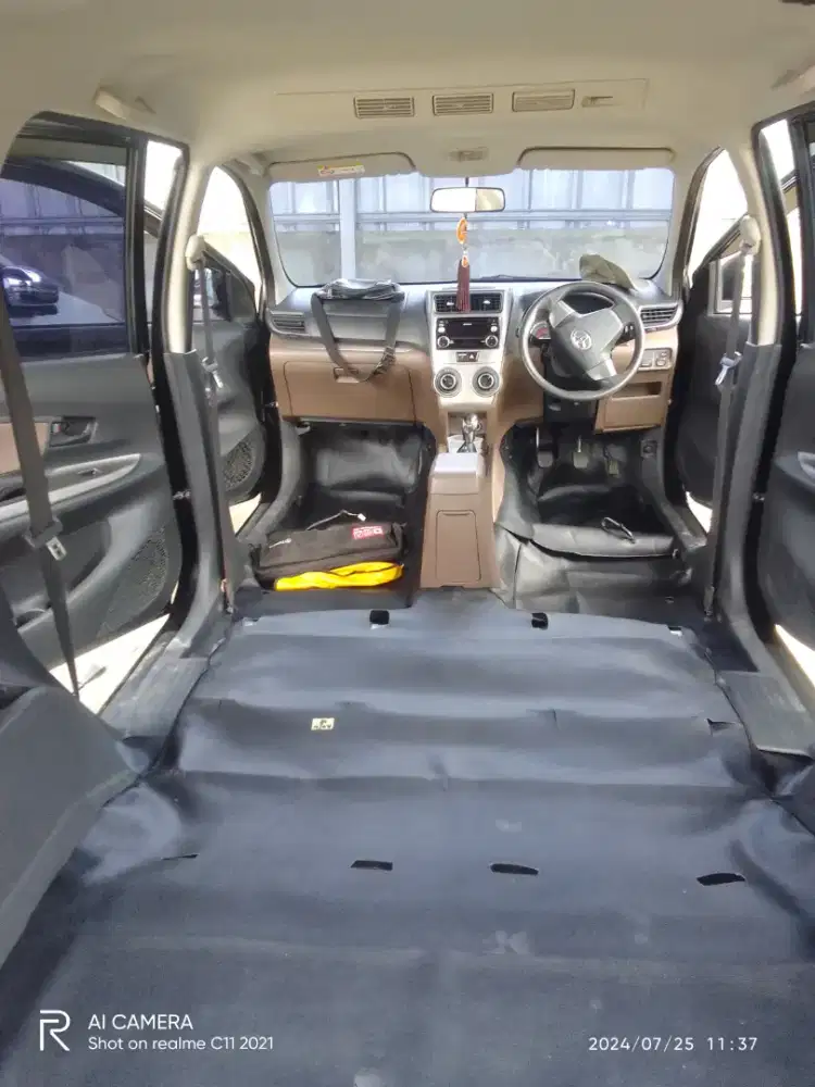 Karpet Dasar Mobil Bahan kain sintetis