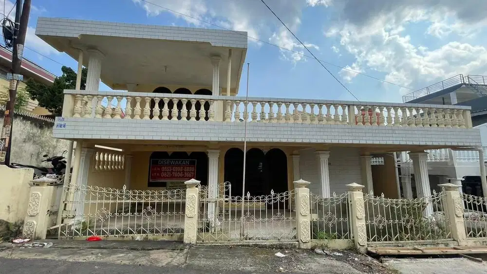 Disewakan rumah di jalan demang lebar daun palembang