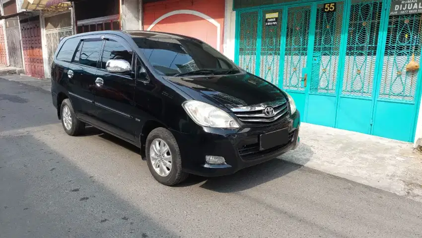 Toyota Innova 2.0 V A/T 2010 Hitam