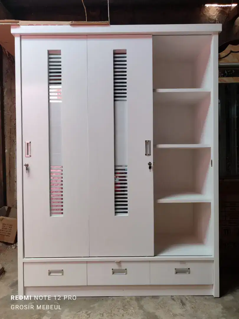 LEMARI PINTU GESER 3 PINTU ( P 160 X L 50 x T 200 cm )