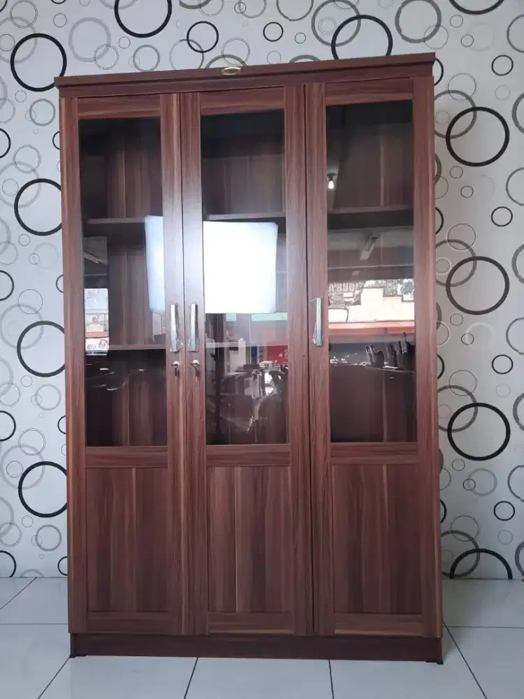 RAK BUKU PINTU KACA  3 pintu