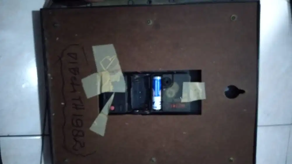 Di Jual Jam Merk QUARTZ tahun 1982