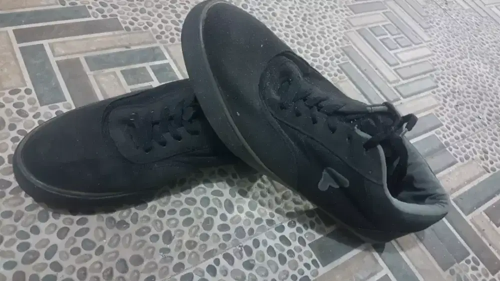 For sale sepatu fila