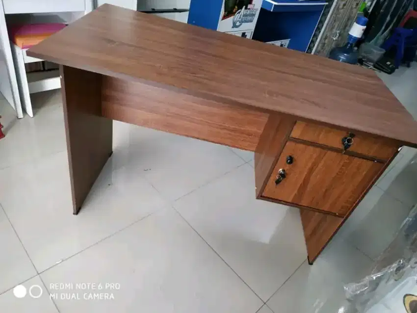 MEJA TULIS ADMIN