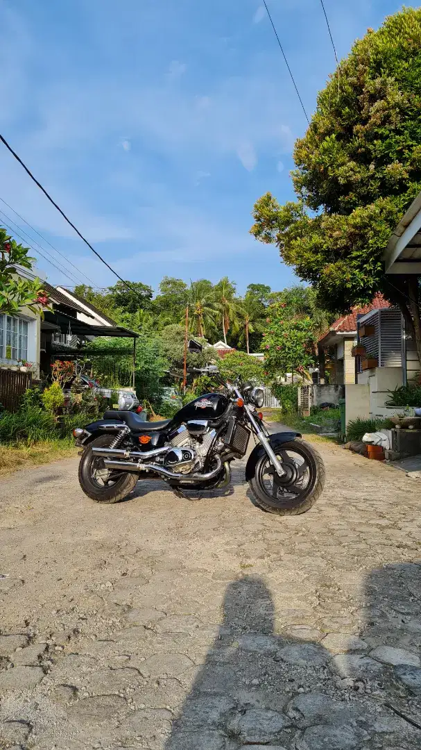 Honda magna (1100cc) Rare bike th 99