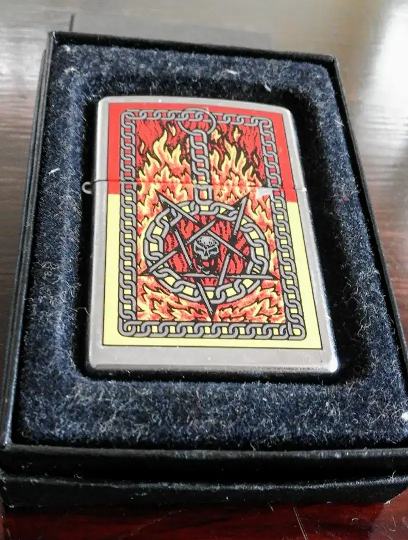 Zippo Satan Flaming Skull (Silver)