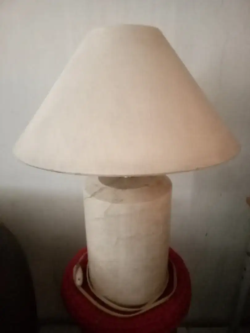 Lampu hias marmer