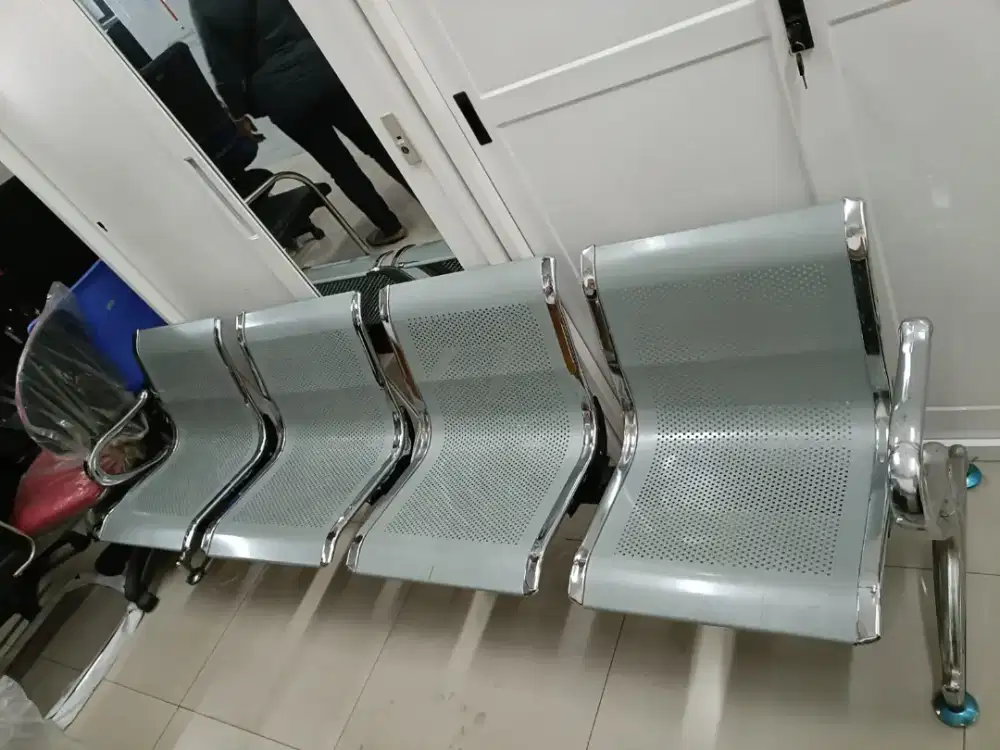 Kursi bandara 4 dudukkan