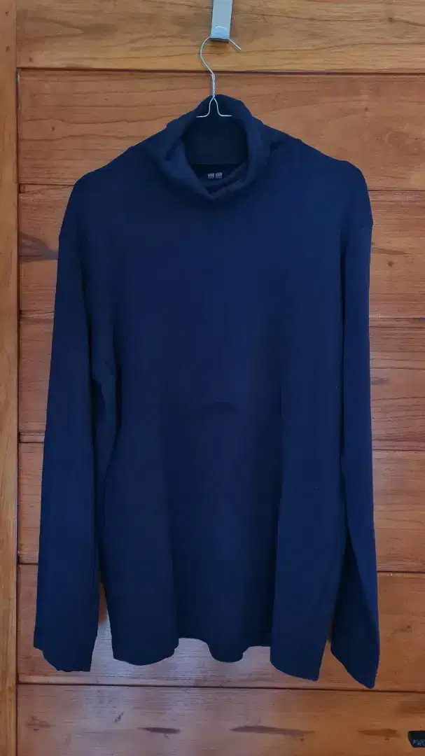 UNIQLO Sweater Turtle Neck, Size L, Navy