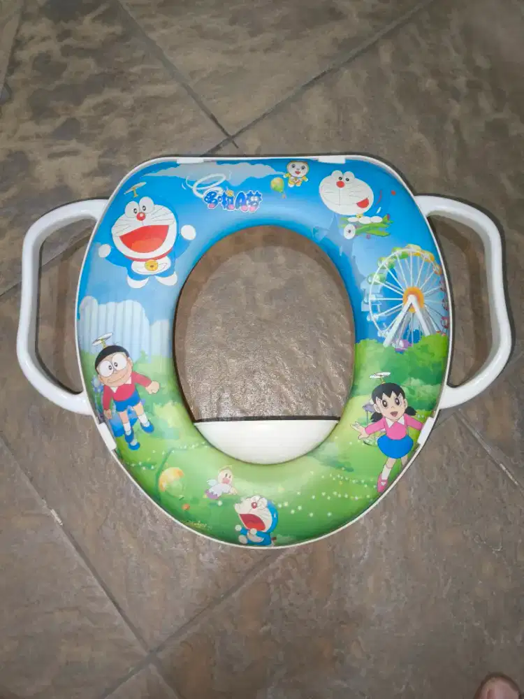 Toilet seat anak