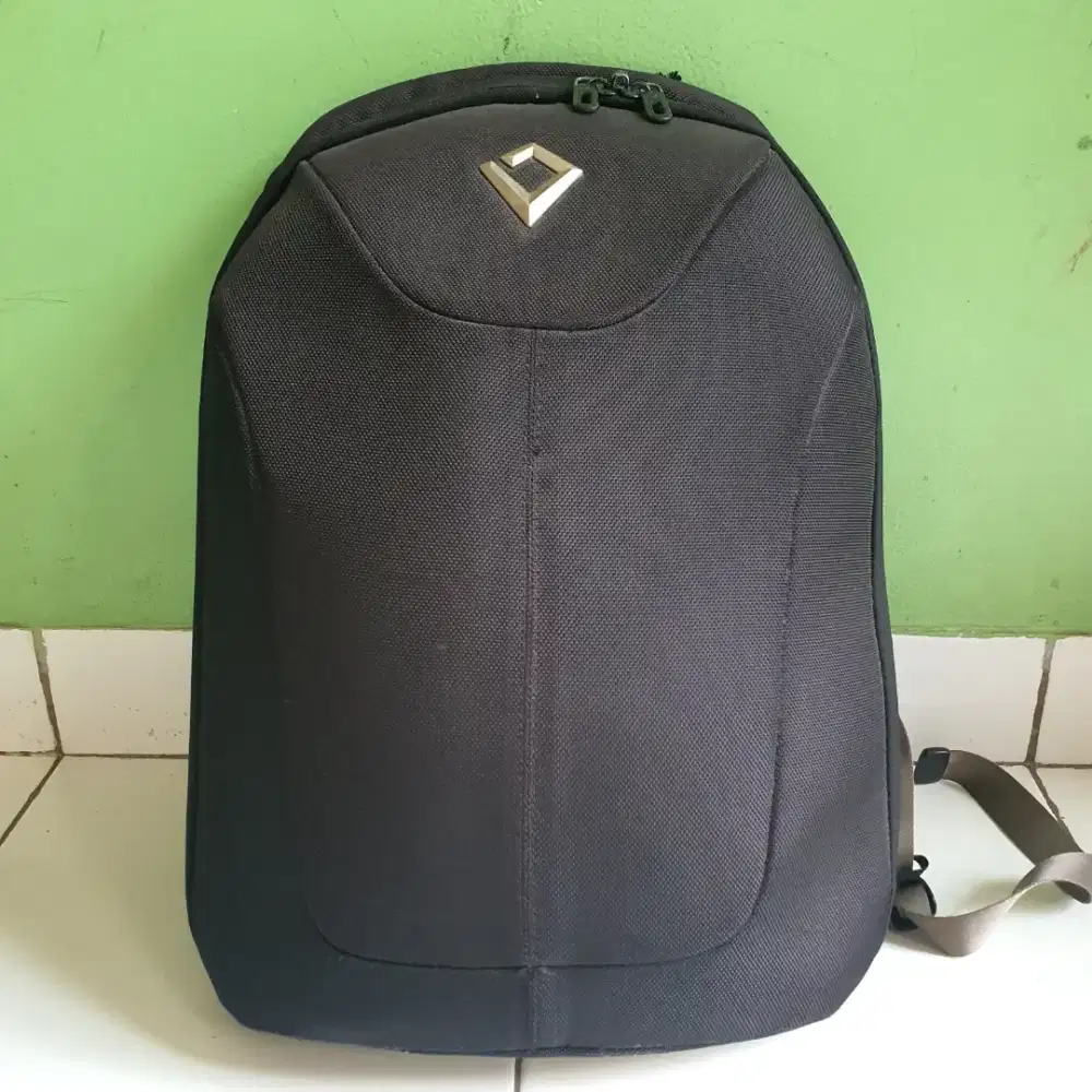 Tas Bodypack Warna Hitam