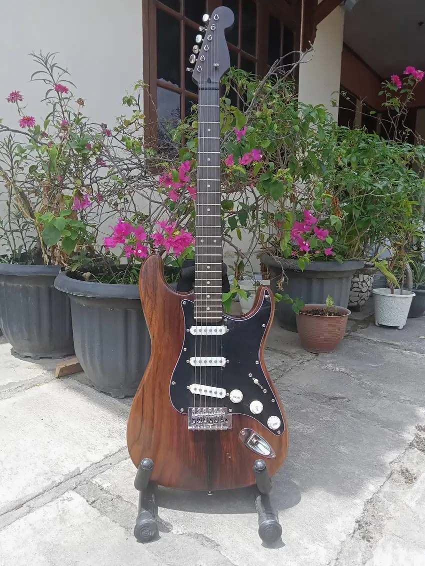 Gitar Model Stratocaster Full Rosewood