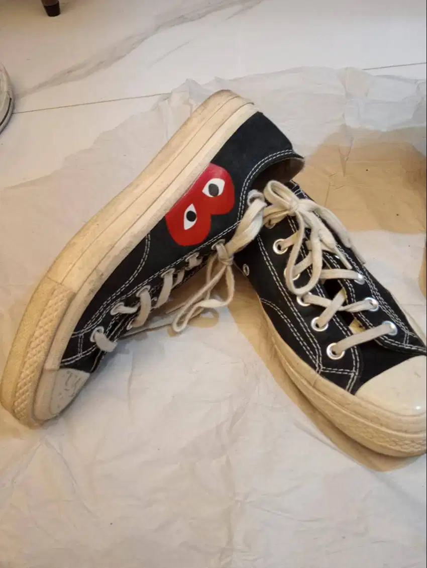 Sepatu Converse All-Star Hitam Logo Love