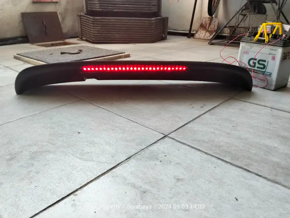 Spoiler atap belakang Daihatsu Taruna