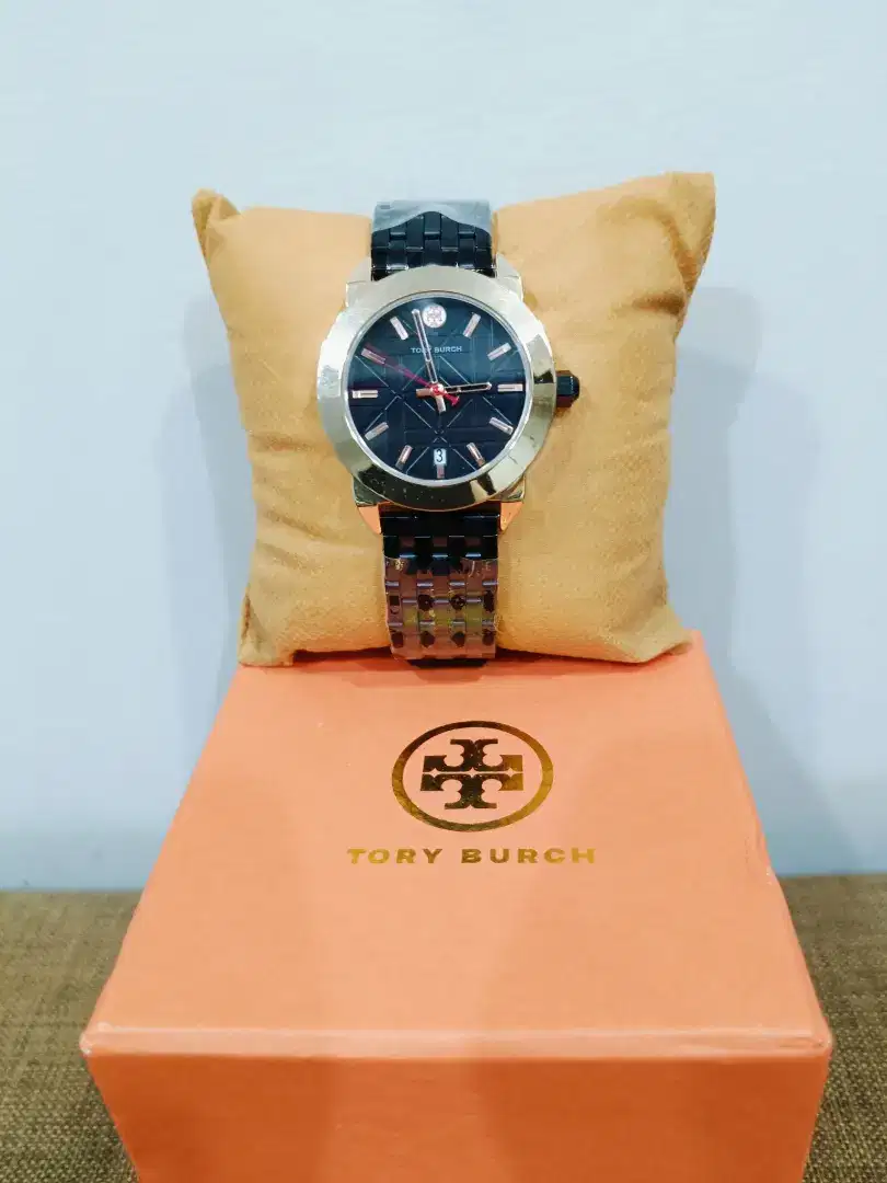 Jam tor tor ry hitam rose gold