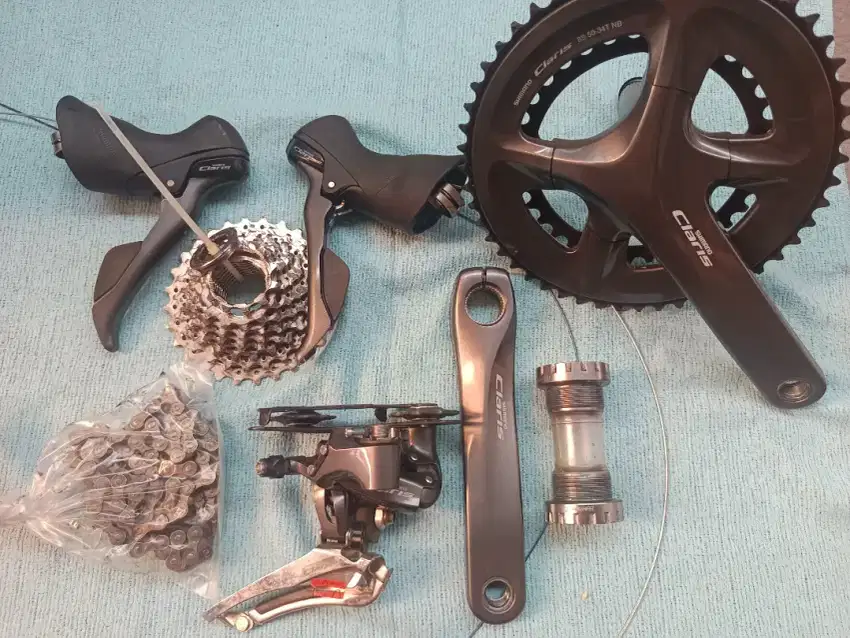 Groupset Claris R2000