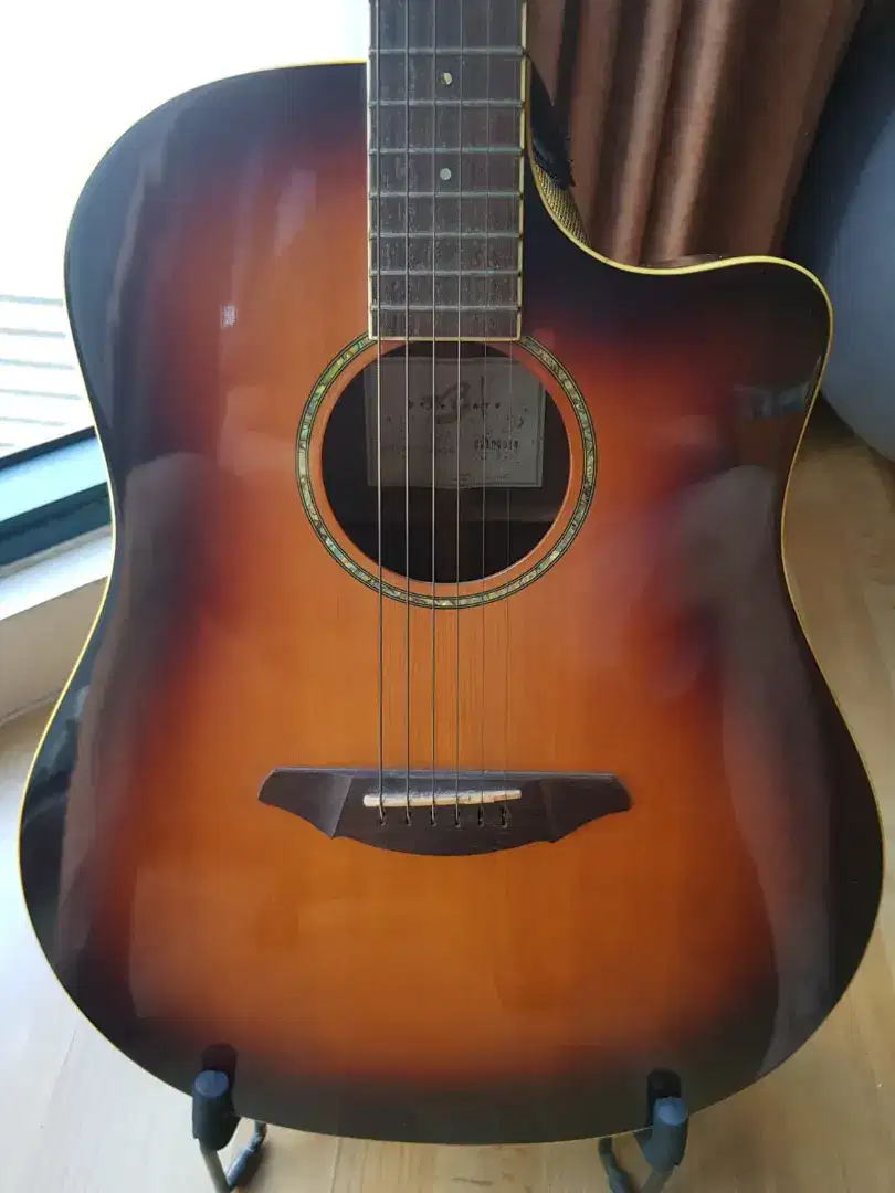 Gitar akustik elektrik import breedlove Ad25 SM Sunbrust