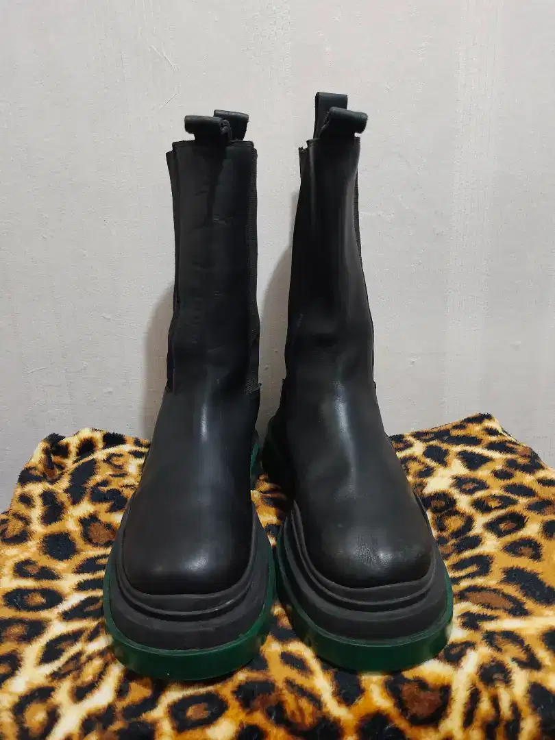 Sepatu boots botega Veneta